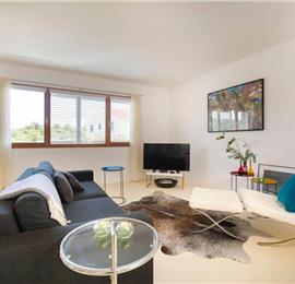3 Bedroom Villa with Pool, Terrace and Sea Views near Vinisce, Sleeps 7